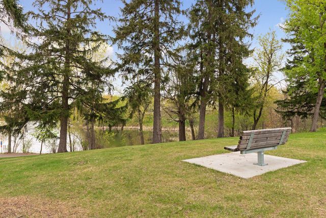 15385 Morraine Way, Eden Prairie, MN 55347