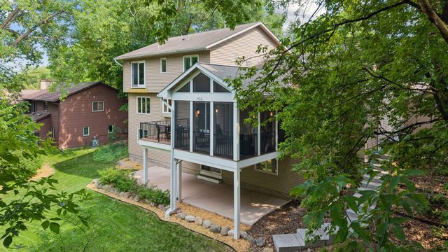 15385 Morraine Way, Eden Prairie, MN 55347