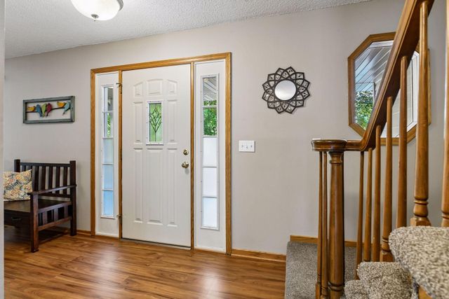 15385 Morraine Way, Eden Prairie, MN 55347