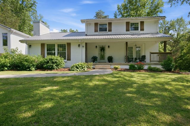 1125 Porter Rd, Burns, TN 37029