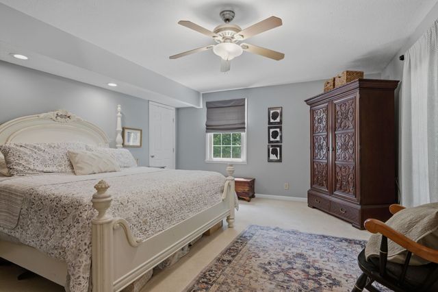 1125 Porter Rd, Burns, TN 37029