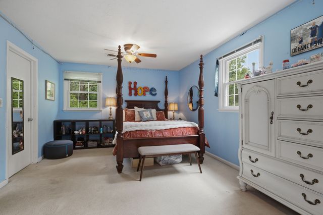 1125 Porter Rd, Burns, TN 37029