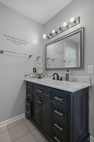 1125 Porter Rd, Burns, TN 37029