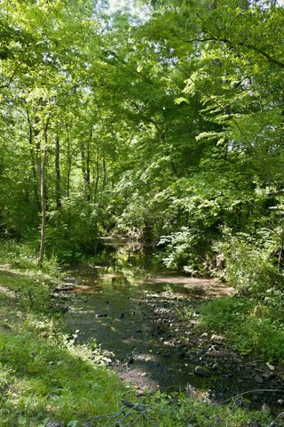 1125 Porter Rd, Burns, TN 37029