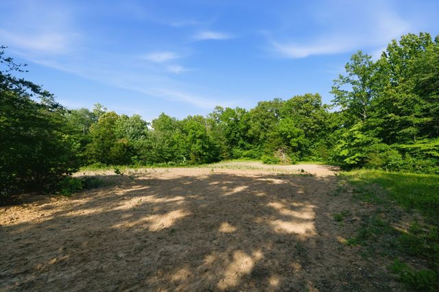 1125 Porter Rd, Burns, TN 37029