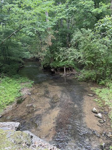 1125 Porter Rd, Burns, TN 37029