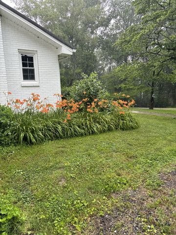 1125 Porter Rd, Burns, TN 37029