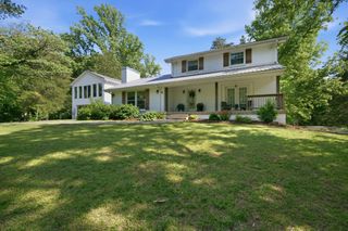 1125 Porter Rd, Burns, TN 37029