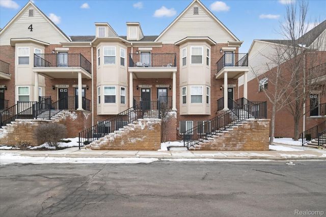 41602 Hamlet Lane, Novi, MI 48375