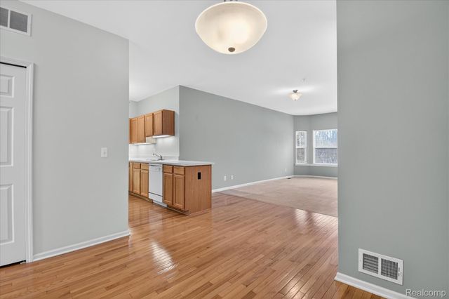 41602 Hamlet Lane, Novi, MI 48375