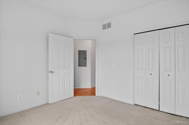 41602 Hamlet Lane, Novi, MI 48375