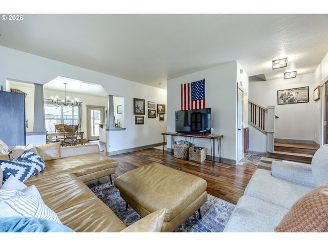 6885 SIMEON Dr, Springfield, OR 97478