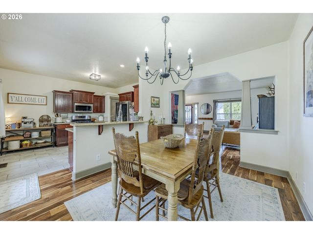 6885 SIMEON Dr, Springfield, OR 97478