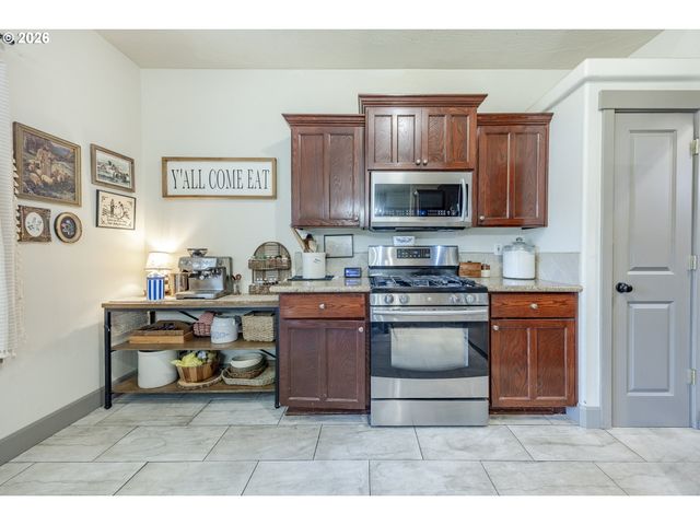 6885 SIMEON Dr, Springfield, OR 97478