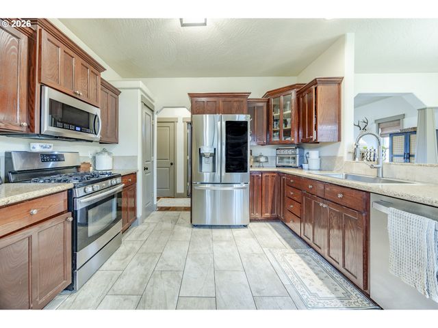 6885 SIMEON Dr, Springfield, OR 97478