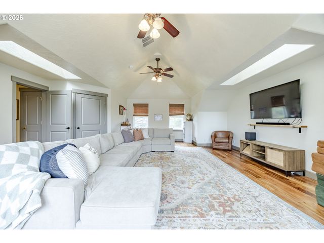 6885 SIMEON Dr, Springfield, OR 97478