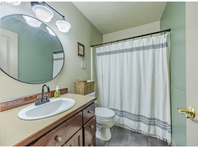 6885 SIMEON Dr, Springfield, OR 97478