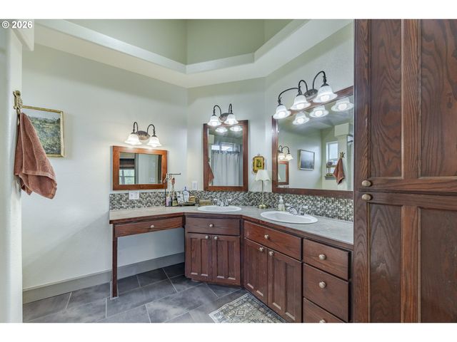 6885 SIMEON Dr, Springfield, OR 97478