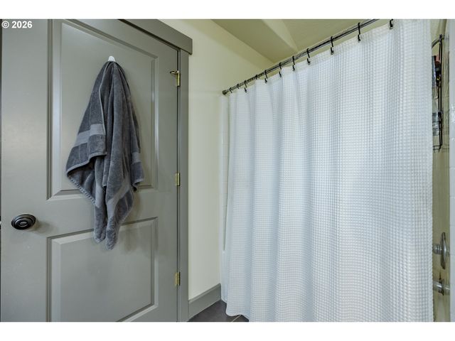 6885 SIMEON Dr, Springfield, OR 97478