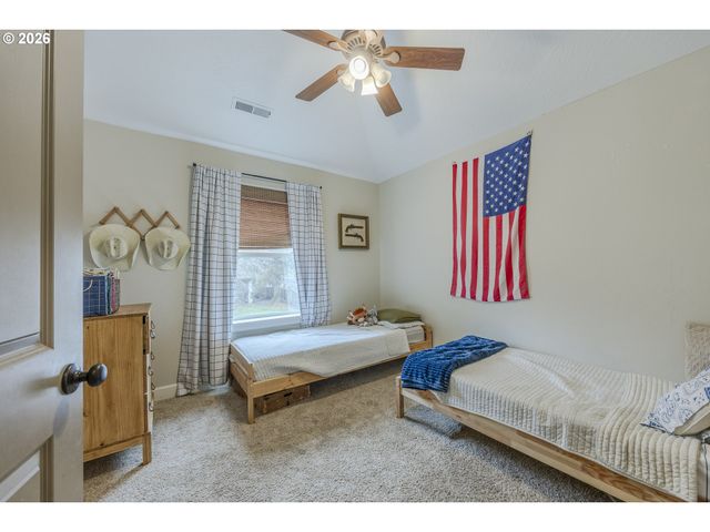 6885 SIMEON Dr, Springfield, OR 97478