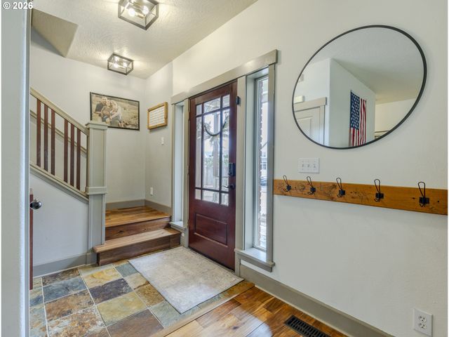 6885 SIMEON Dr, Springfield, OR 97478