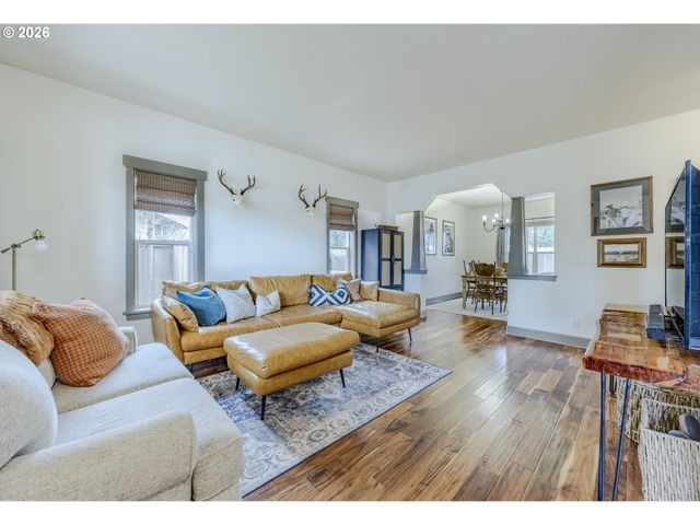 6885 SIMEON Dr, Springfield, OR 97478