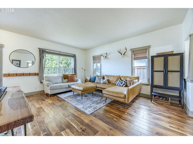 6885 SIMEON Dr, Springfield, OR 97478