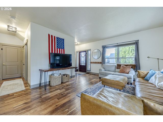 6885 SIMEON Dr, Springfield, OR 97478