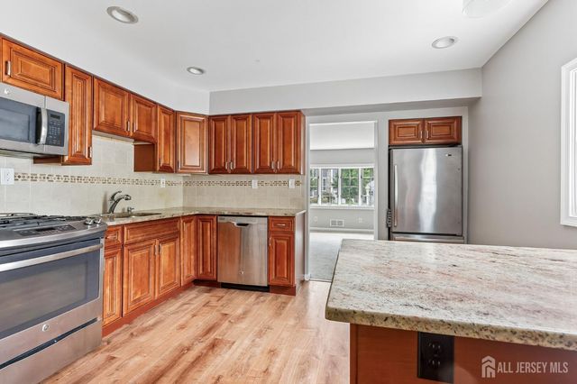 33 Caldwell Road, Edison, NJ 08817