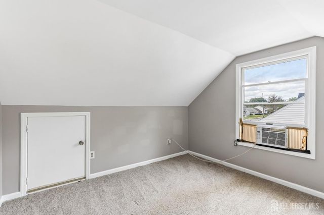 33 Caldwell Road, Edison, NJ 08817
