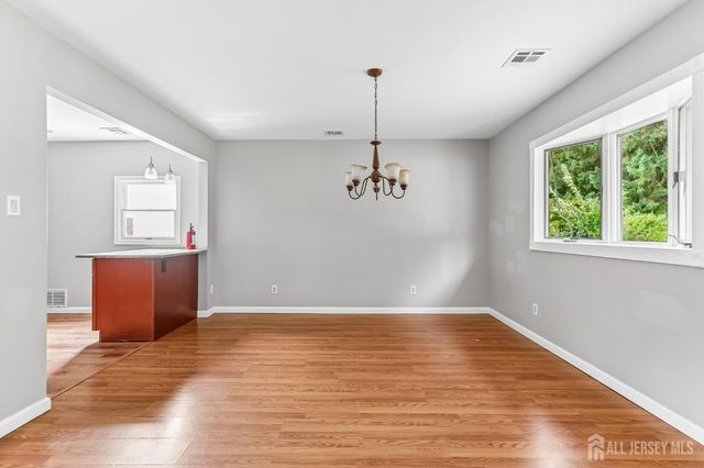33 Caldwell Road, Edison, NJ 08817