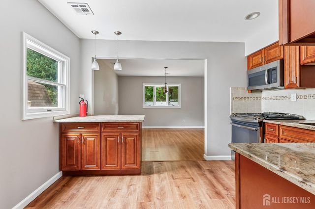 33 Caldwell Road, Edison, NJ 08817