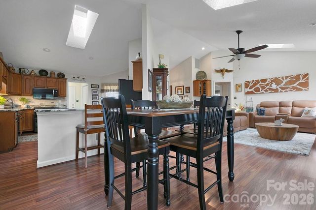 552 Kanasgowa Drive, Brevard, NC 28712