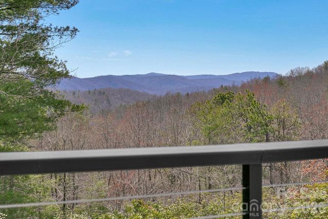 552 Kanasgowa Drive, Brevard, NC 28712