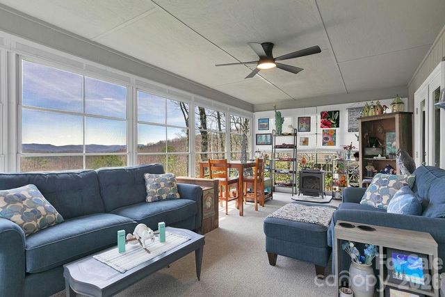 552 Kanasgowa Drive, Brevard, NC 28712