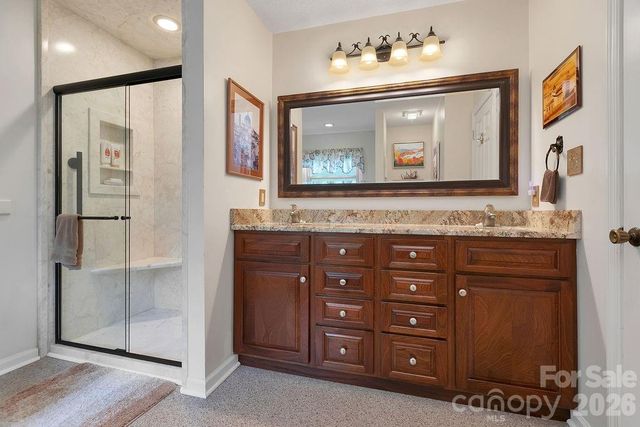 552 Kanasgowa Drive, Brevard, NC 28712