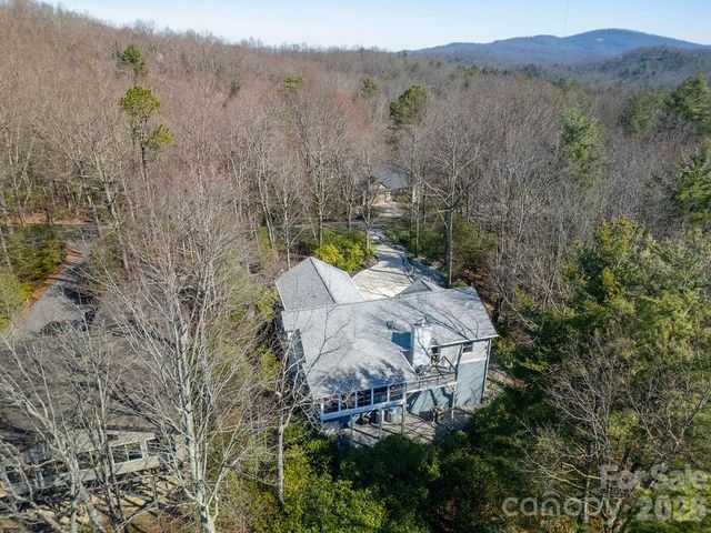552 Kanasgowa Drive, Brevard, NC 28712