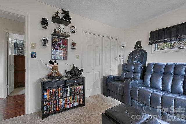 552 Kanasgowa Drive, Brevard, NC 28712