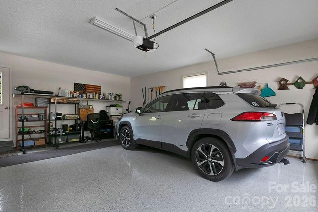 552 Kanasgowa Drive, Brevard, NC 28712