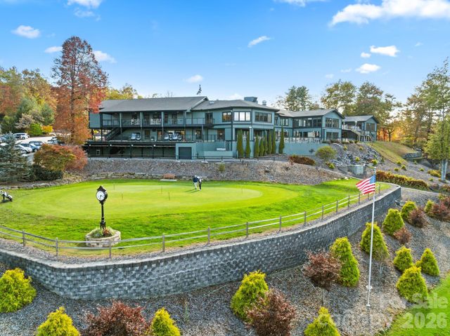 552 Kanasgowa Drive, Brevard, NC 28712