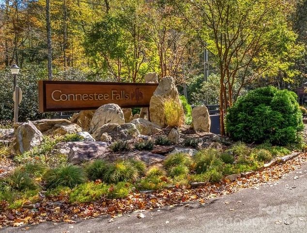 552 Kanasgowa Drive, Brevard, NC 28712