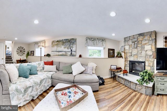 14424 COTTON LN, Woodbridge, VA 22193