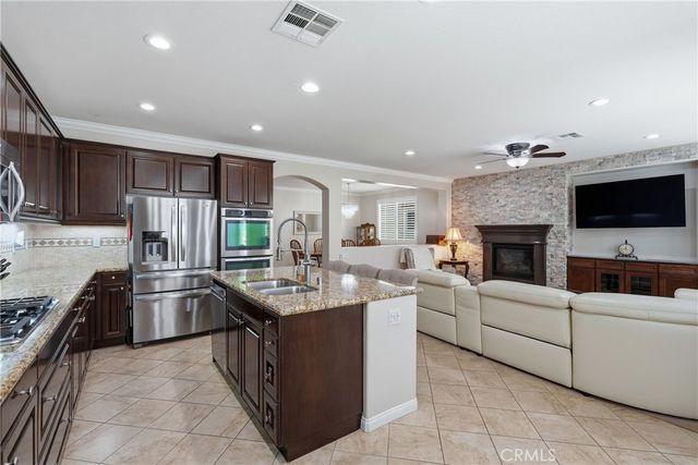 8042 Englesma, Chino, CA 91708