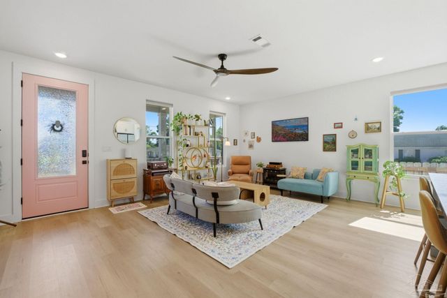 901 W Jackson St, Pensacola, FL 32501