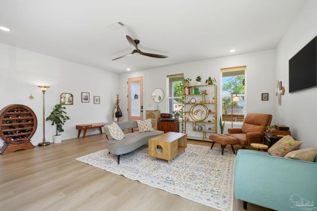 901 W Jackson St, Pensacola, FL 32501