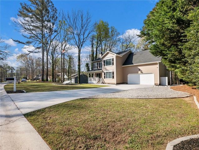 2055 Castle Royale Drive, Lawrenceville, GA 30043