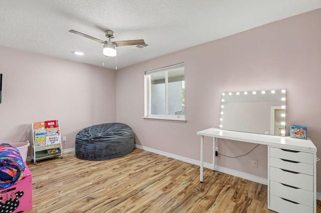 412 El Pueblo Road NW, Los Ranchos, NM 87114