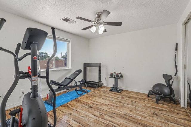 412 El Pueblo Road NW, Los Ranchos, NM 87114