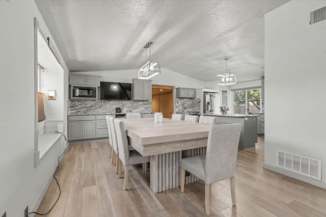 412 El Pueblo Road NW, Los Ranchos, NM 87114