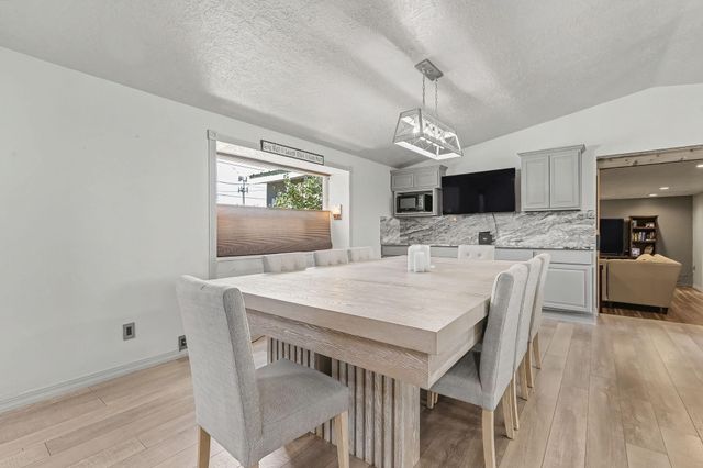 412 El Pueblo Road NW, Los Ranchos, NM 87114